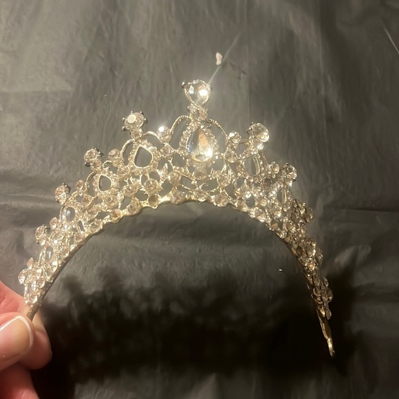 Rhinestone tiara - Picture 1 of 3
